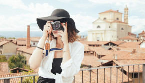 A lifestyle entrepreneur takes photo
