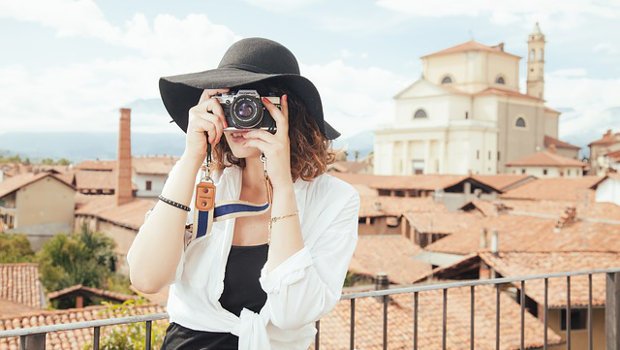 A lifestyle entrepreneur takes photo