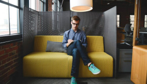 Online entrepreneur launching a virtual assistant business