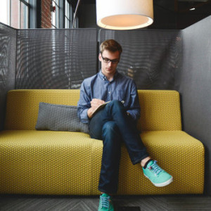Online entrepreneur launching a virtual assistant business
