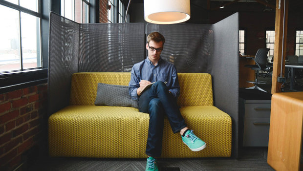 Online entrepreneur launching a virtual assistant business